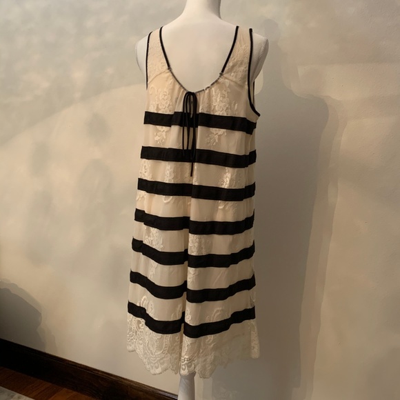 BCBGMaxAzria Lace Dress Striped - Picture 6 of 15